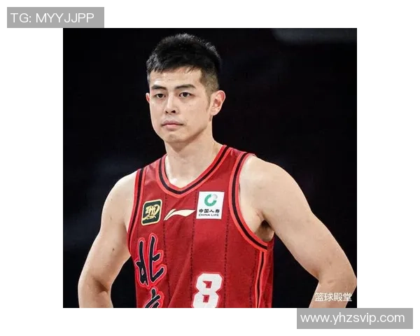 方硕的篮球之路：从青涩新秀到赛场明星的成长历程与心路历程